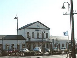 La plus vieille gare de Belgique encore en activité, date de 1842 et située à Braine-le-Comte (Hainaut)